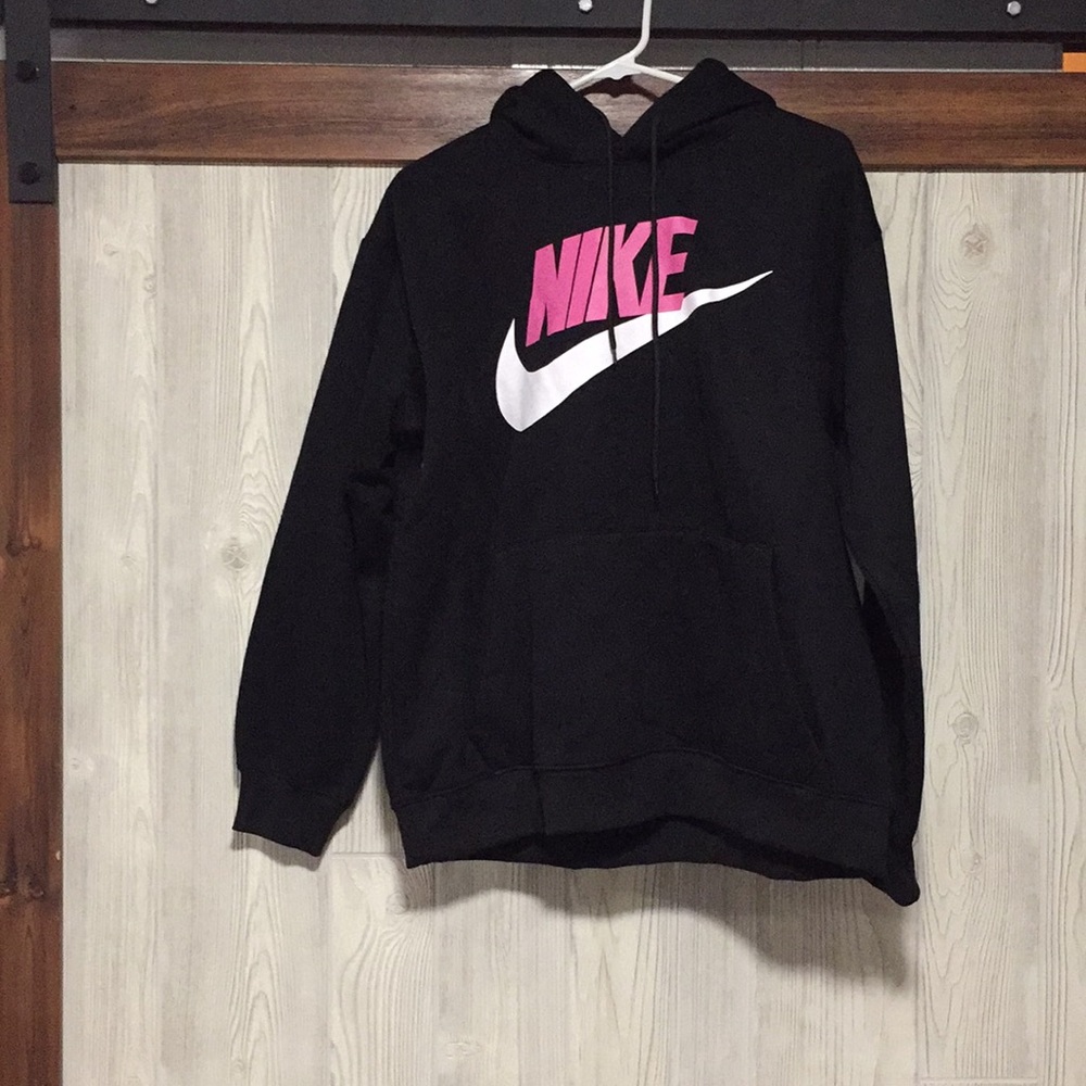 Women’s Nike sweatshirt